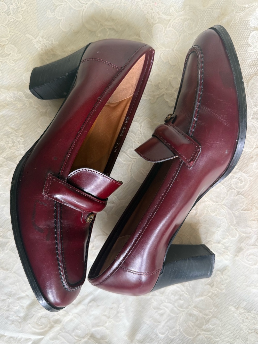 Aigner Burgundy 7.5 Leather Block High Heel Loafers Oxblood - Picture 2 of 11